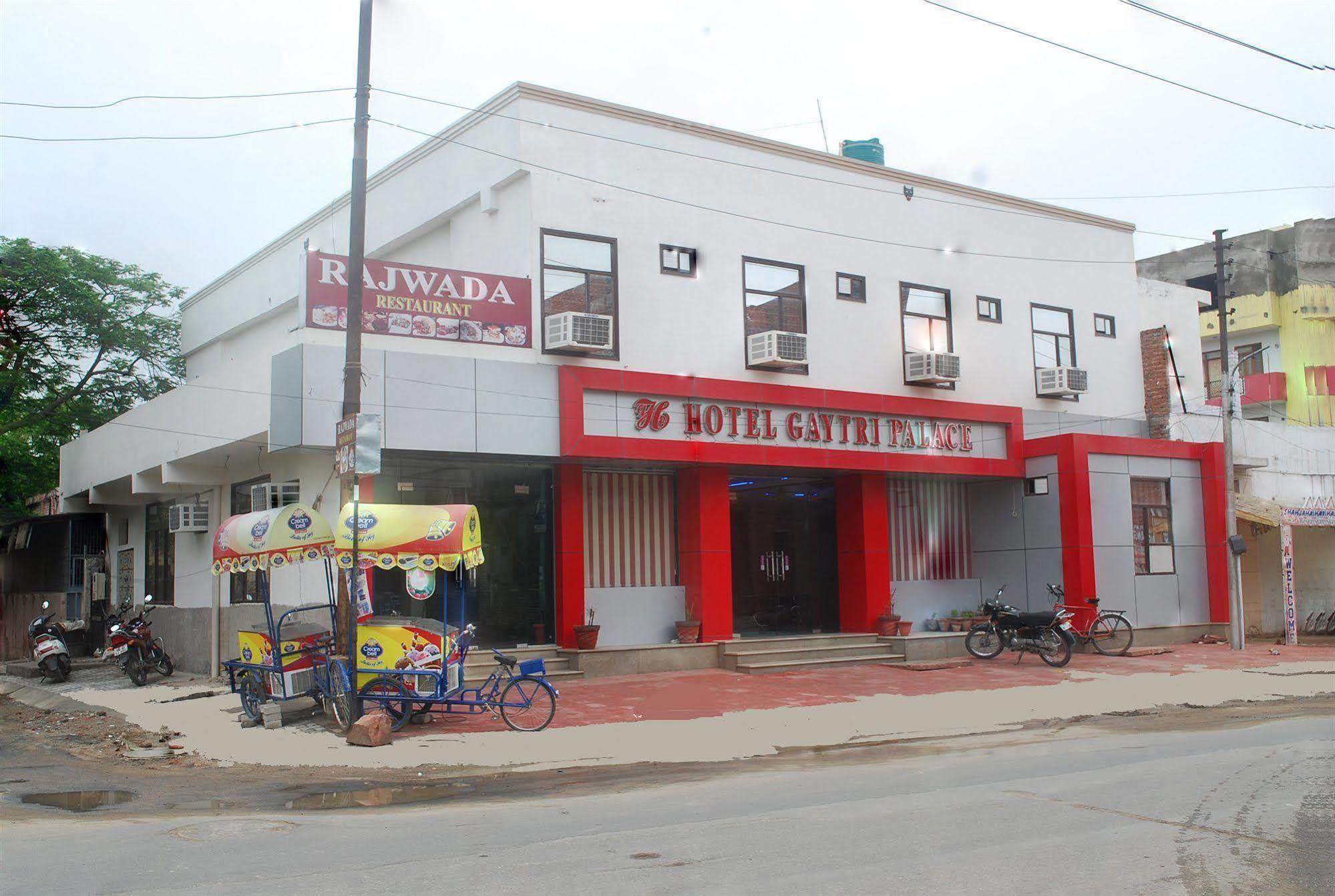Hotel Gayatri Palace Agra  Ngoại thất bức ảnh
